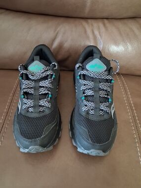 Saucony Women's Black Trail Running Shoes with Teal Accents